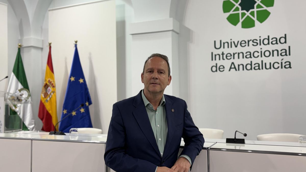 José Ignacio García, rector de la UNIA: "Un máster en la universidad pública cuesta menos de 900 euros"
