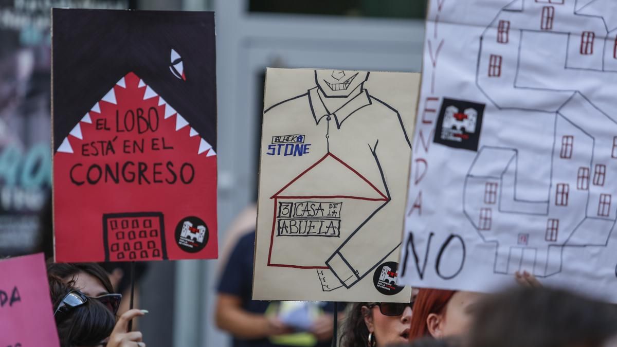 Concentración por la vivienda en Córdoba
