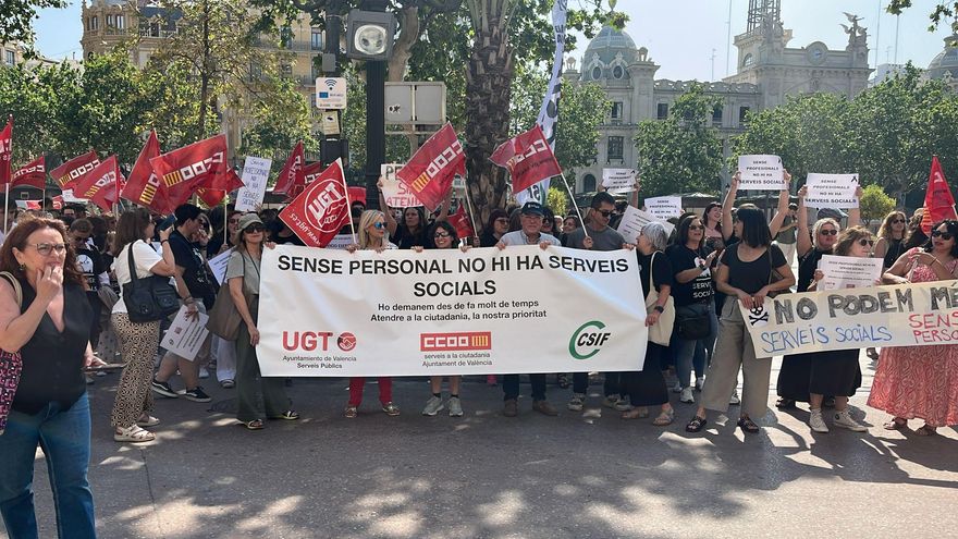 El tapón en los servicios sociales de València: un 25% de vacantes de profesionales y 40 días de listas de espera