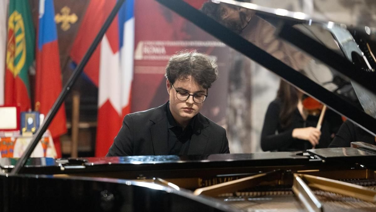 El pianista italiano Pierpaolo Buggiani ofrece un concierto en la sala Eutherpe de León