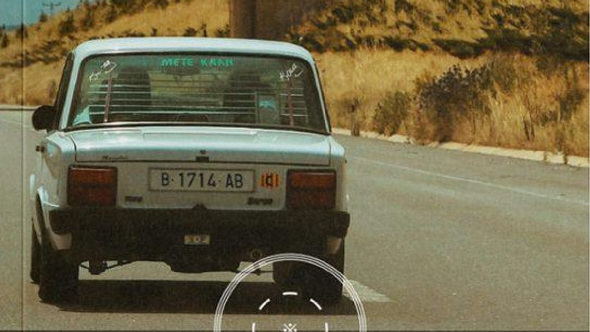 Portada del libro 'Pel carril del mig', de Albert Pijuan