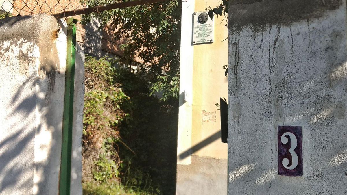 Puerta de entrada a Velintonia, la casa de Vicente Aleixandre | SOMOS CHAMBERÍ