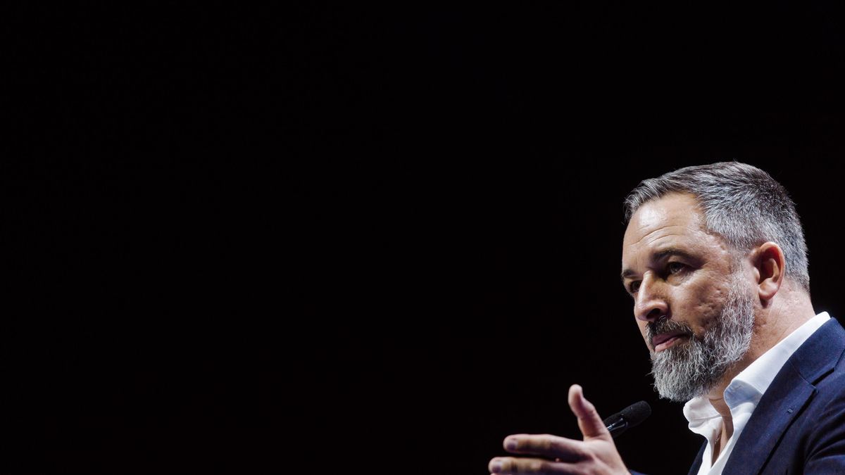 Vox rentabiliza su salida de los gobiernos autonómicos con el PP pese a las polémicas internas