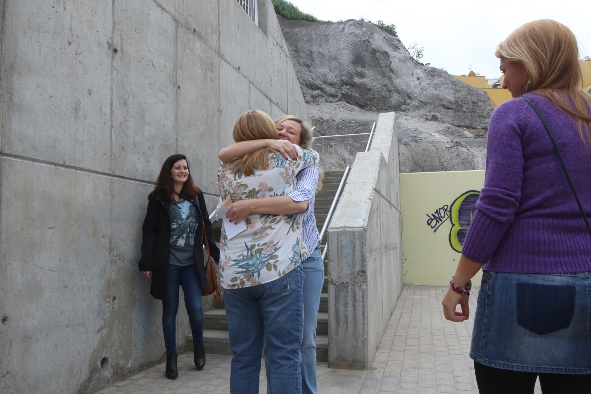 Meri Pita, Noemí Santa y Victoria Rosell durante la jornada electoral de este 20D
