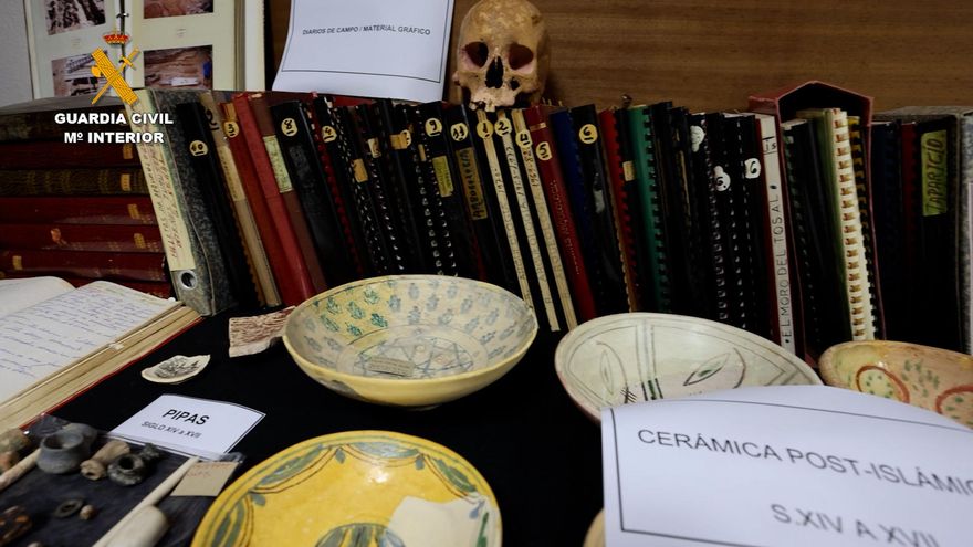 Parte del material incautado en la operación 'Osarium'.