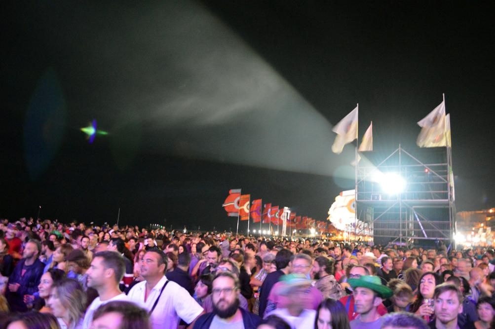 Público durante la actuación de Arizona Baby en el Womad Fuerteventura 2014 | Iago Otero Paz
