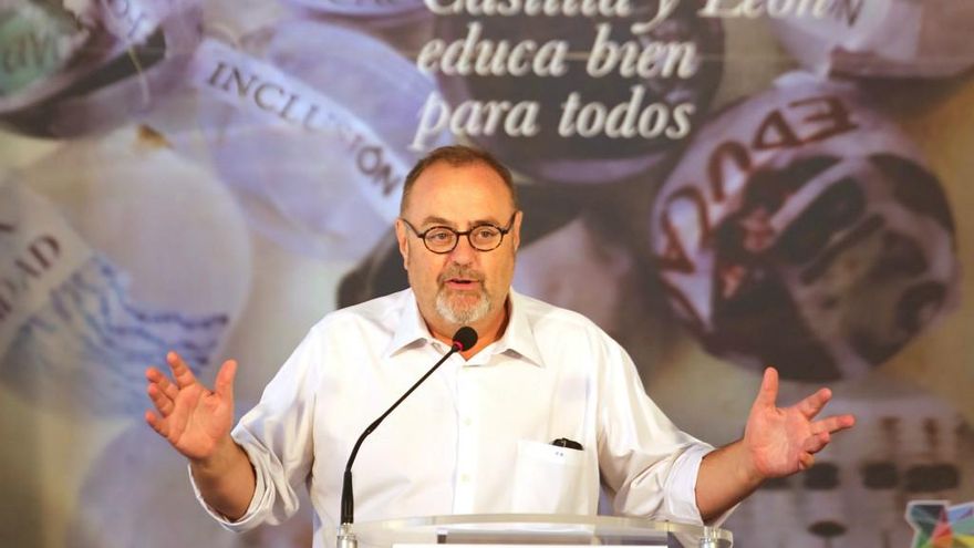 Leticia Pérez / ICAL El consejero de Educación de la Junta, Fernando Rey, presenta el curso escolar 2018-2019