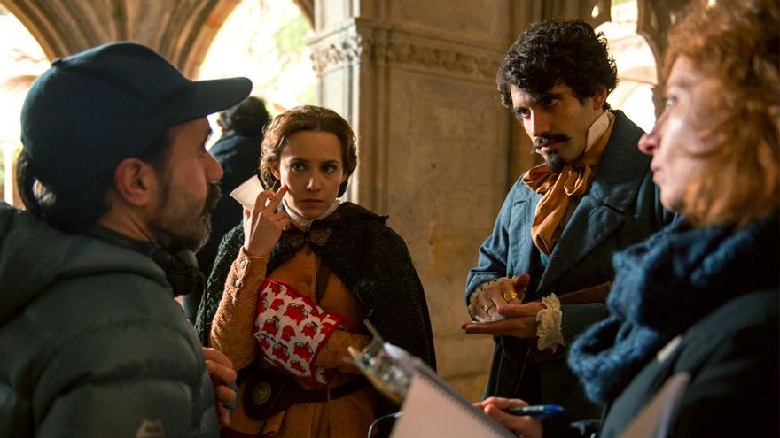 Aura Garrido y Tamar Novas a las órdenes de Koldo Serra en 'El Ministerio del Tiempo'