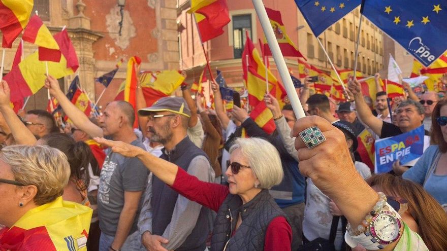 photo 5945001587351077351 y (2)