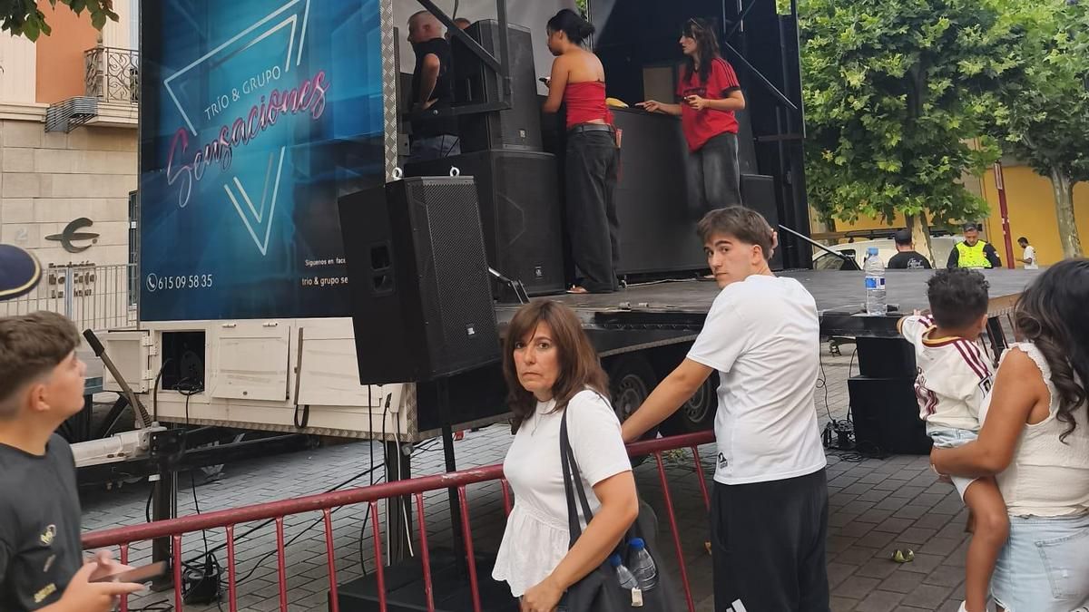 Una vecina salva la retransmisión de la final del Mundial en Logroño tras averiarse la pantalla gigante
