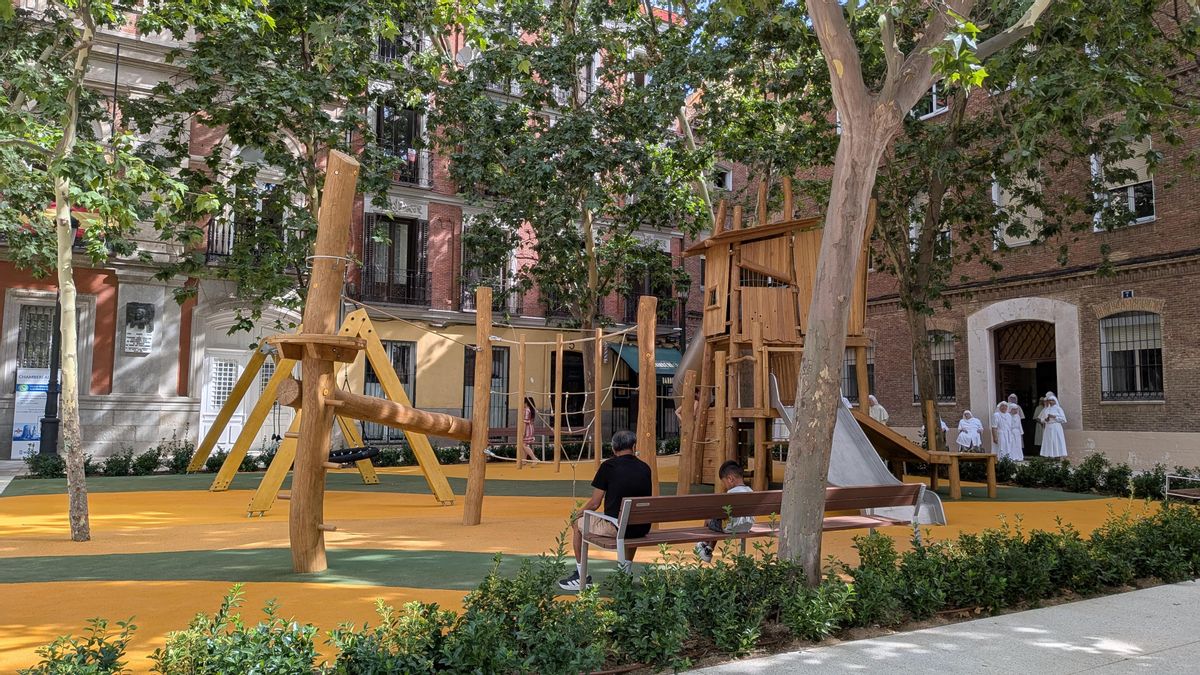 Caseta de juegos en la Plaza de Chamberí