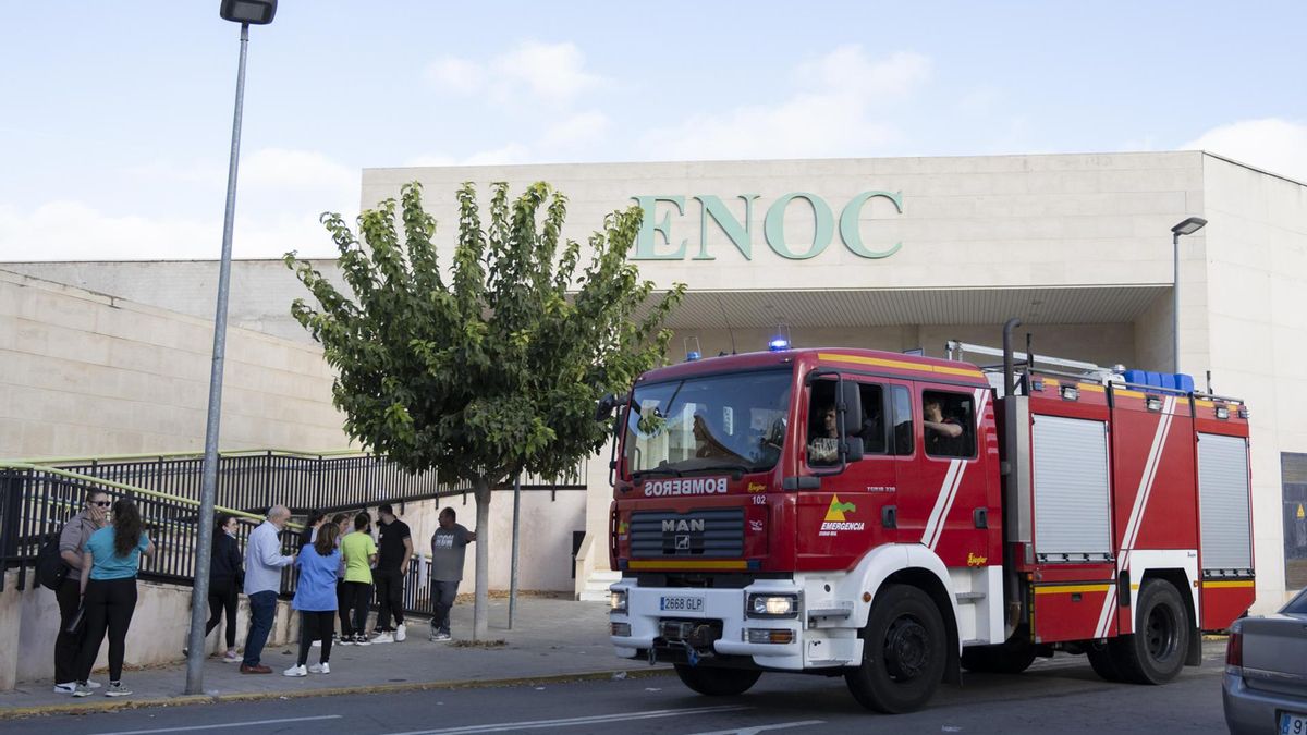 Un muerto y 96 desalojados por un incendio de madrugada en una residencia de mayores en Carrión de Calatrava