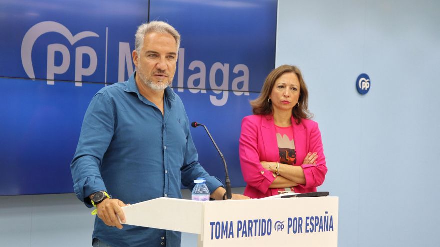 El vicesecretario de Política Autonómica, Municipal y Análisis Electoral del PP, Elías Bendodo, en rueda de prensa
