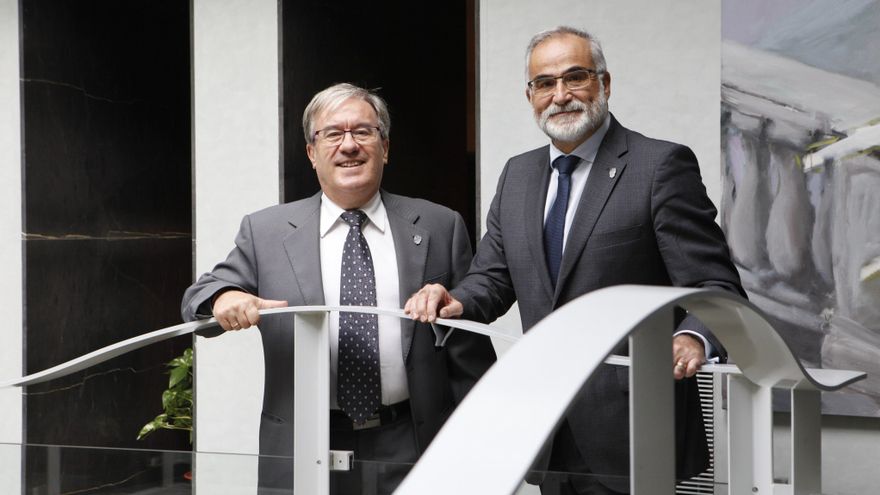 Ángel Dolado, Justicia de Aragón, junto al lugarteniente del Justicia de Aragón, Javier Hernández