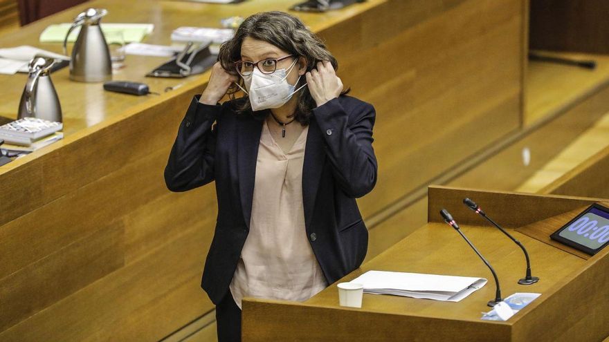 Mónica Oltra, durante su comparecencia en las Corts.