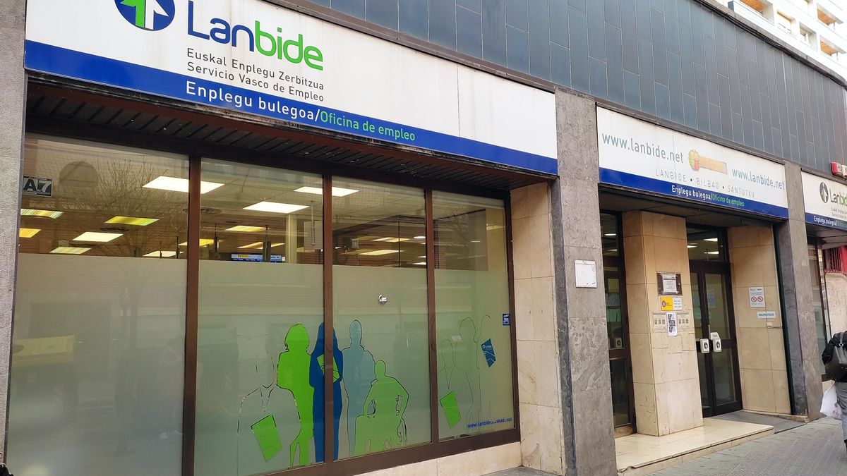 El paro desciende en 3.368 personas en Euskadi y se cierra abril con 2.457 afiliados más en la Seguridad Social