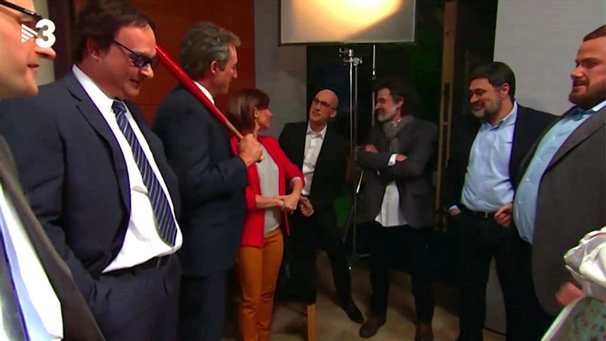 Polònia se marcha de vacaciones con un sketch de los políticos presos catalanes: "¿Nos llamarán en septiembre?"