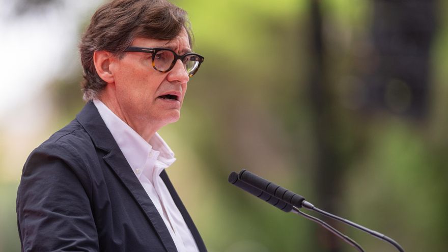 El presidente de la Generalitat de Catalunya, Salvador Illa, interviene durante la Fiesta de la Rosa del PSC, a 21 de septiembre de 2025, en Gavà, Barcelona, Cataluña (España)