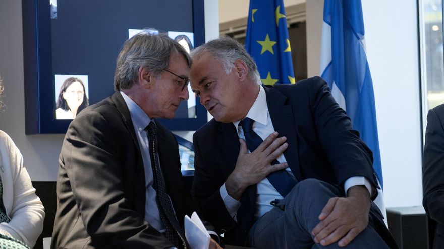 El presidente del Parlamento Europeo, David Sassoli, y el vicepresidente del grupo popular europeo, Esteban González Pons, en Helsinki en septiembre de 2019.