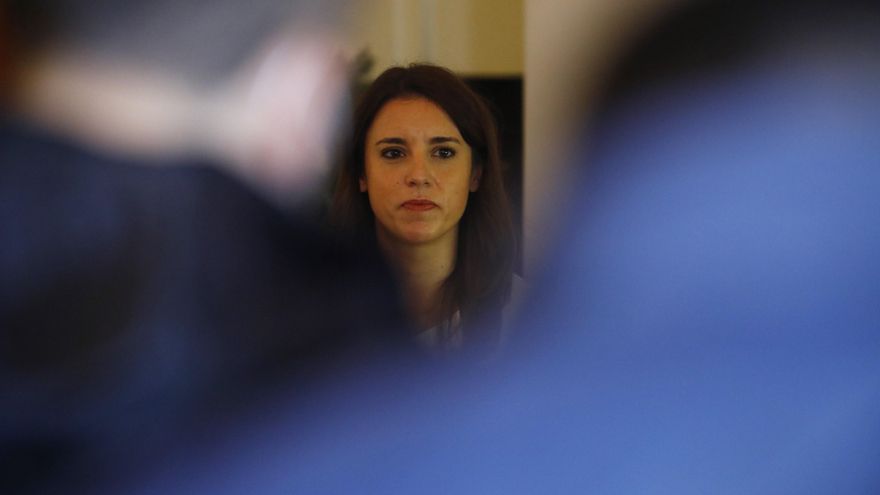 La ministra de Igualdad de España, Irene Montero, reivindicó este miércoles en Washington las "políticas feministas" del Gobierno de ese país en ámbitos como la salud reproductiva tras la sentencia del Tribunal Supremo de EE.UU., que el viernes retiró la protección legal al aborto, vigente desde hace 50 años.