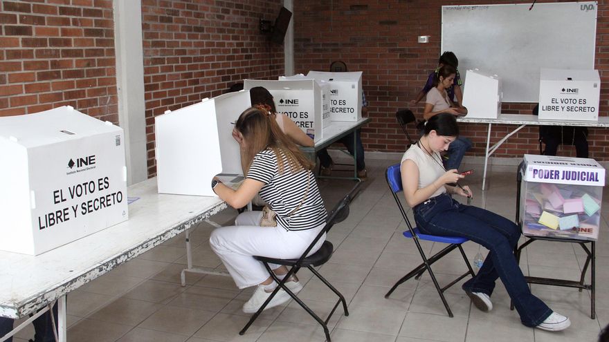 Revés para Sheinbaum con un 13 % de participación en la elección judicial de México