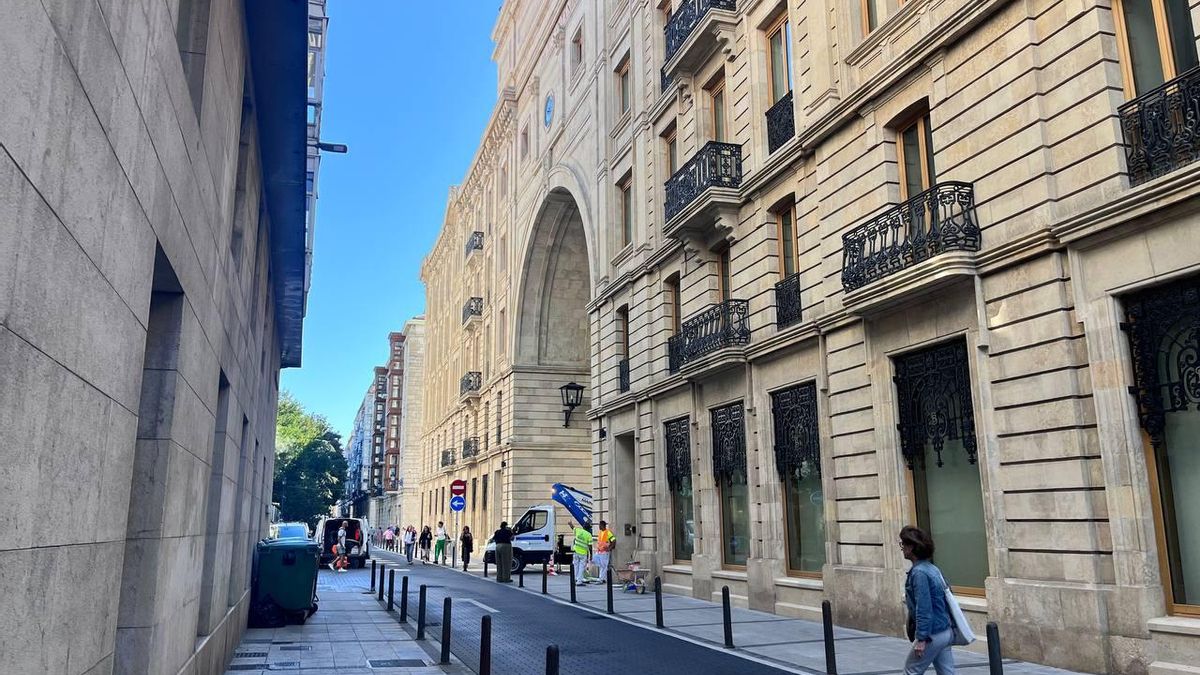 Una comunidad de vecinos se suma a Izquierda Unida y también demanda al Ayuntamiento por cerrar el arco de Faro Santander