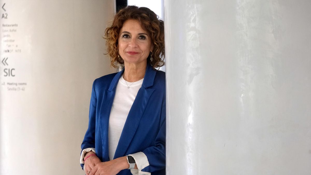 La candidata del PSOE a la Junta de Andalucía María Jesús Montero durante su entrevista con elDiario.es