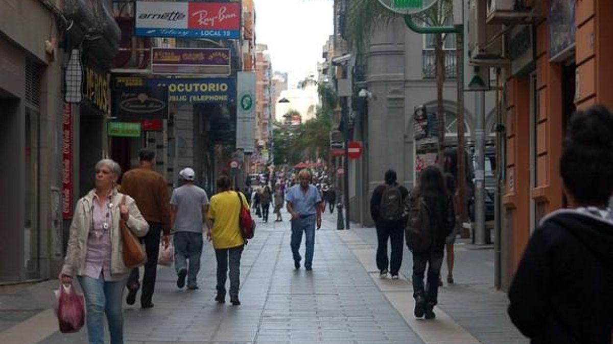 Canarias, la tercera comunidad con peor renta per cápita en España pese a liderar el crecimiento en los últimos años