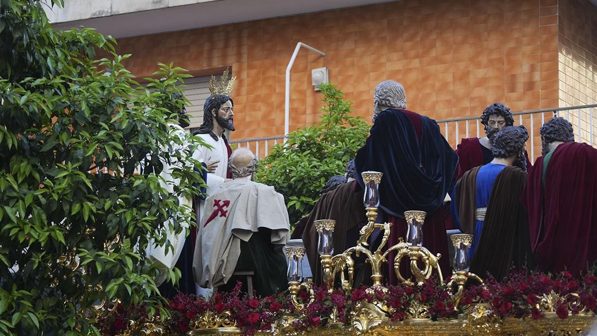 La procesión de la Hermandad de la Cena, en imágenes