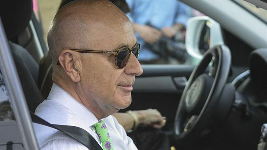 Duran i Lleida llega a la boda de Risto y Laura Escanes