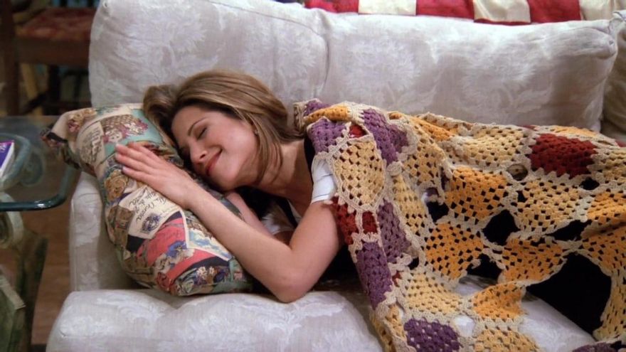 ¿Por qué me quedo dormida en el sofá y cuando llego a la cama me desvelo?