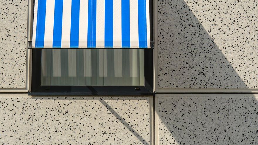 Del toldo a los recubrimientos para cristales: soluciones pasivas para ahorrar en la factura del aire acondicionado