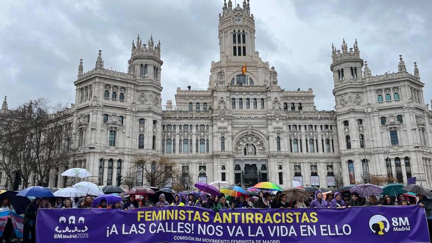 Llegada de la manifestación a la sede del Ayuntamiento de Madrid.