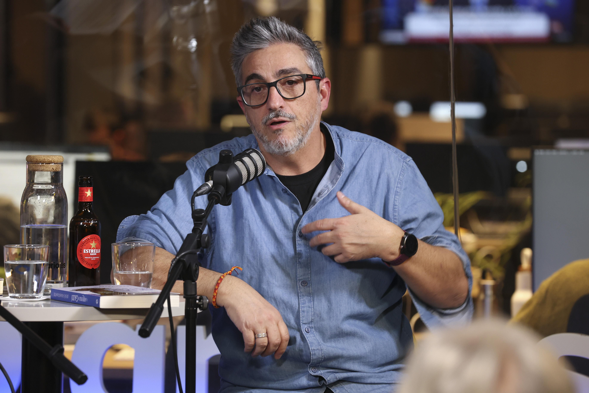 Jesús Bastante, entrevistado por la subdirectora de elDiario.es, Natalia Chientaroli