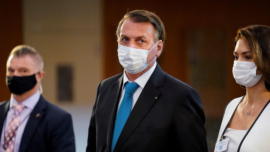 El presidente de Brasil, Jair Bolsonaro, sale de la sede de Naciones Unidas en Nueva York, el 21 de septiembre de 2021. EFE/John Minchillo/Pool