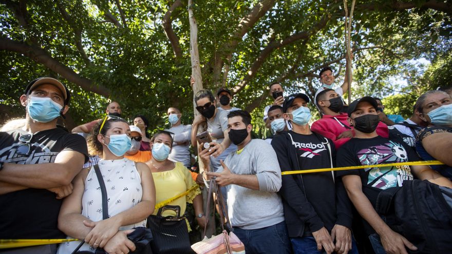 Cubanos se manifiestan en la embajada panameña por el visado de tránsito
