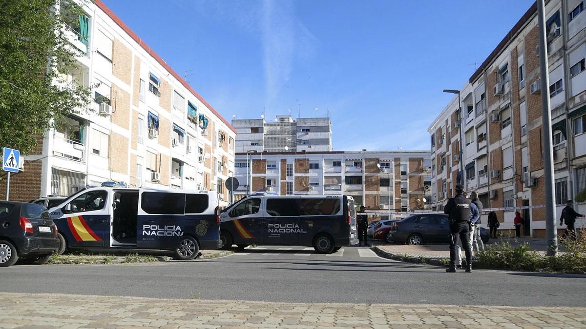 Un hombre mata a una mujer y se atrinchera en su domicilio en Córdoba