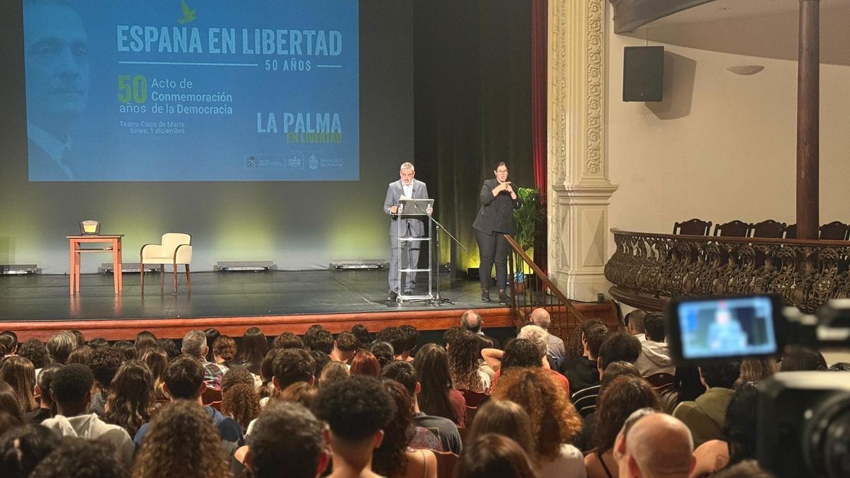 La Administración General del Estado celebra los 50 años de España en libertad con el alumnado de Bachillerato de La Palma