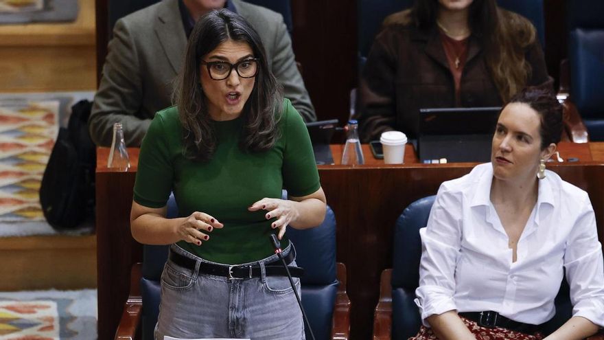 La portavoz de Más Madrid en la Asamblea de Madrid, Manuela Bergerot, interviene durante el pleno de la Asamblea de Madrid, marcado por la crisis abierta tras el cese de su predecesor, Emilio Viciana, este jueves.