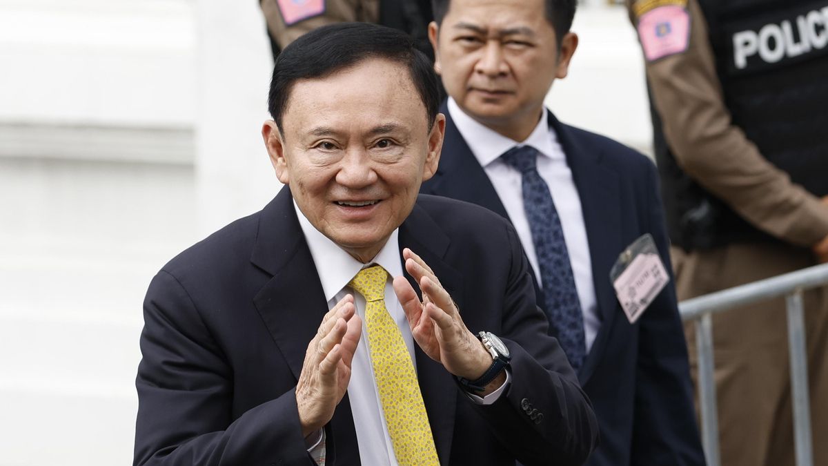 Tajsko sodišče odredilo Thaksinu Shinawatri enoletno zaporno kazen zaradi prejšnjih obsodb.