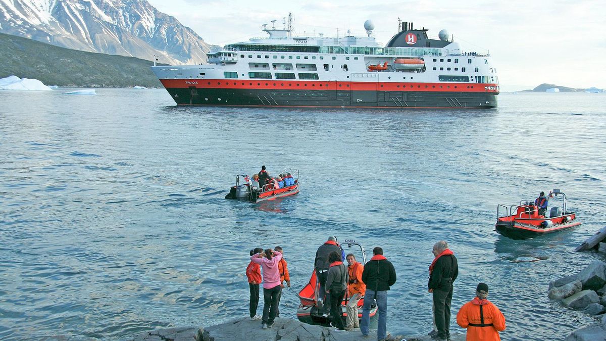 Una ciudad dividida: cómo el turismo de cruceros partió en dos la capital del iceberg de Groenlandia