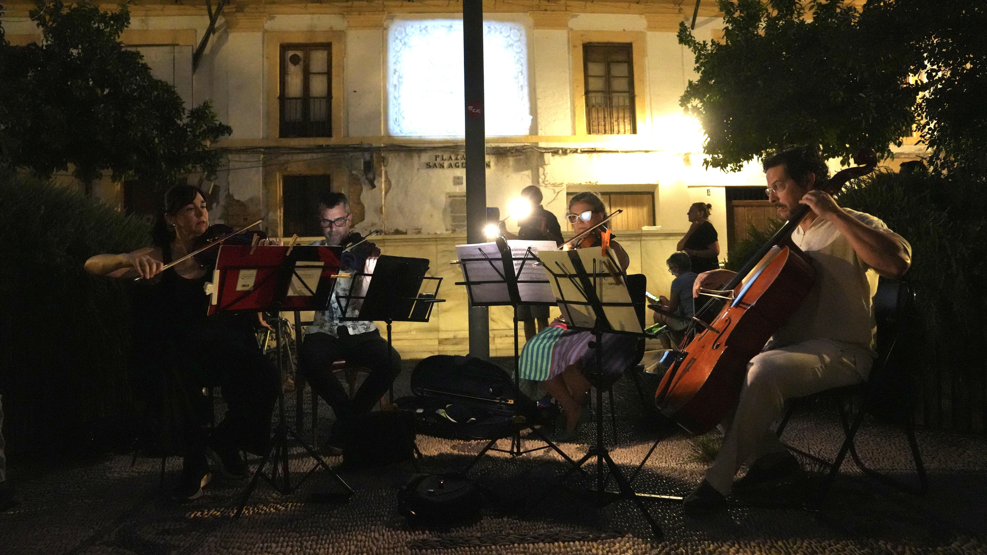 Proyección de cine simbólica en la plaza San Agustín
