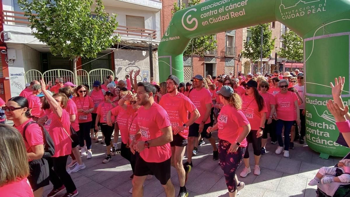 Alcázar de San Juan acogerá una nueva 'marea rosa' en la X Carrera de la Mujer contra el Cáncer el 24 de mayo