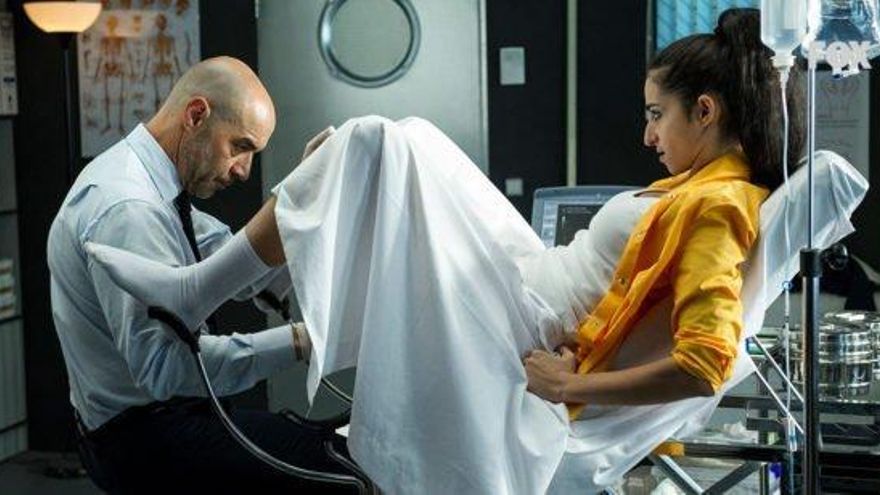 Sandoval inspecciona a Saray