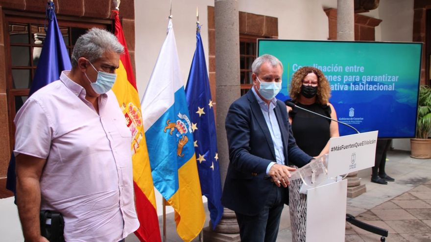 El Gobierno canario solicita suelo para construir 200 viviendas prefabricadas para los afectados del volcán de La Palma