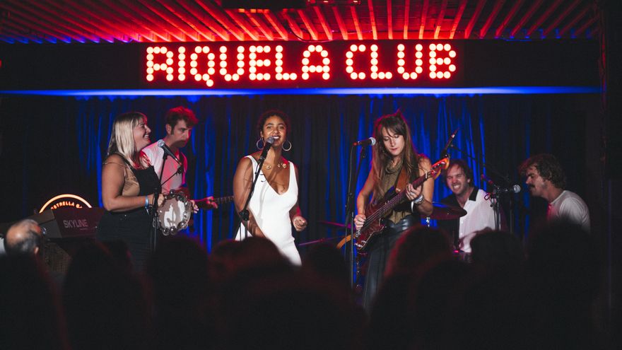 HolaNola, cuando los músicos de Nueva Orleans aprenden a tocar la pandereta en Santiago de Compostela