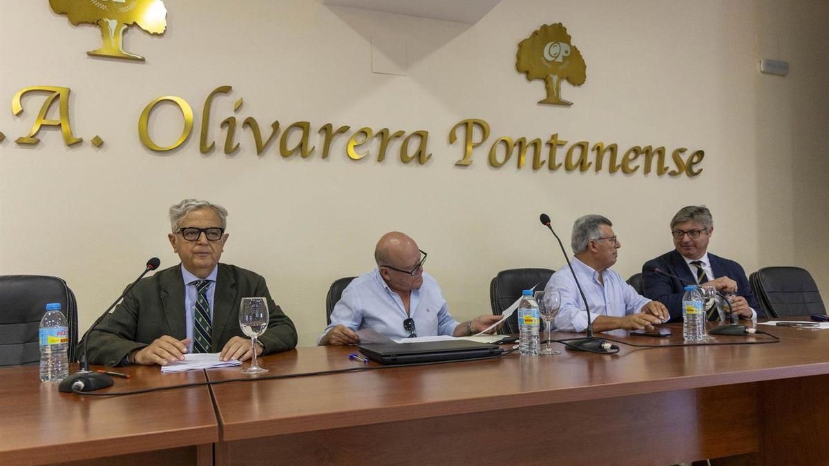 La Diputación, Puente Genil y regantes presentan un convenio para regar 972 hectáreas con agua regenerada