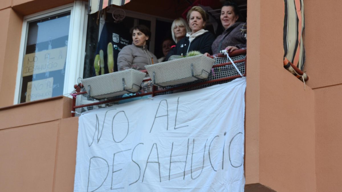 Almudena y su marido con esquizofrenia, a punto de ser desahuciados de la VPO de Málaga en la que viven desde hace 23 años
