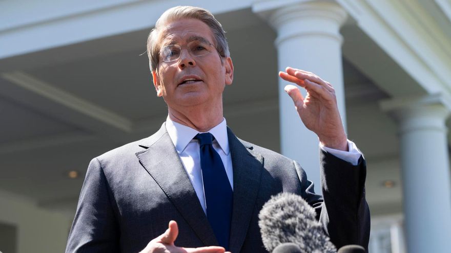 El secretario del Tesoro de Trump sella con Milei el desembolso del FMI pero choca por sus dichos homofóbicos