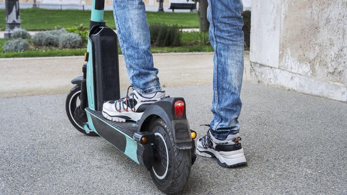 Competencia pide a la DGT que justifique varias exigencias para patinetes eléctricos